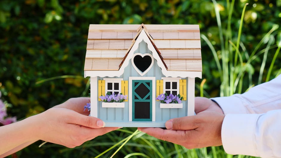 There are many benefits new homeowners can reap from buying a home with cash. These tips will help you make the most of your purchase.