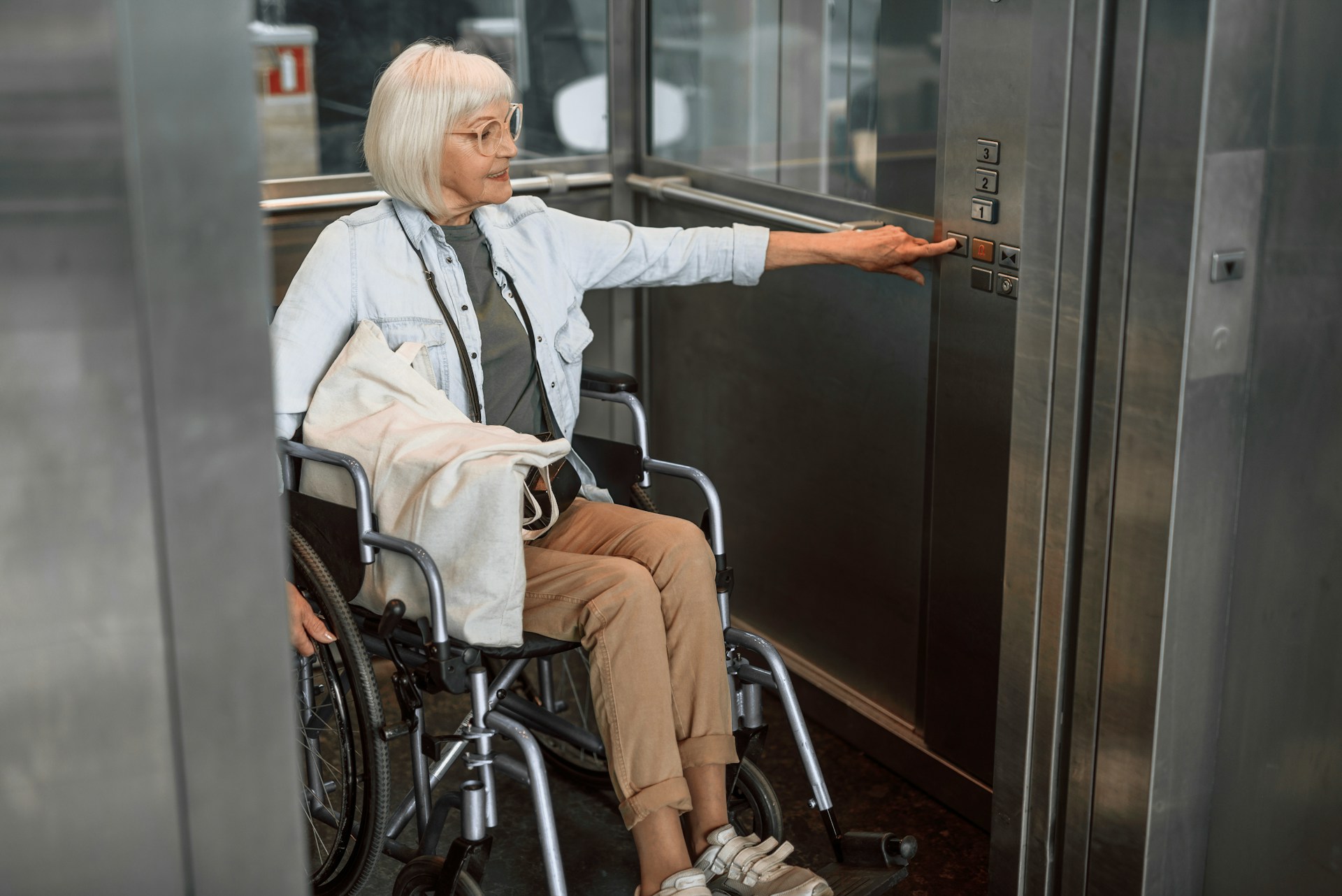 What To Consider When Hiring A Company For The Design & Installation Of Goods Lifts