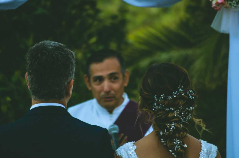Your Step-by-Step Guide to Becoming a Wedding Officiant