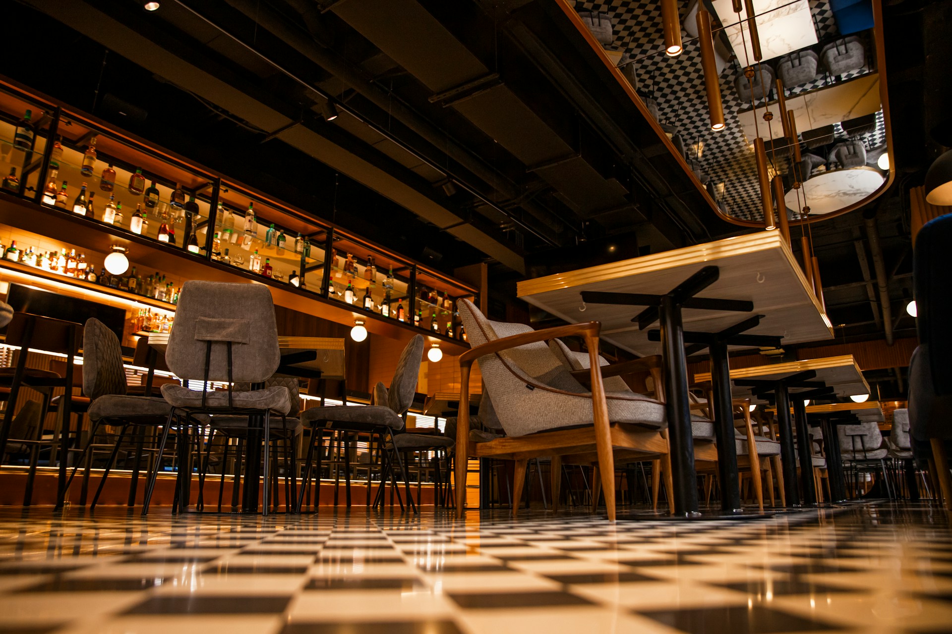 Creating a Luxurious Bar Ambiance
